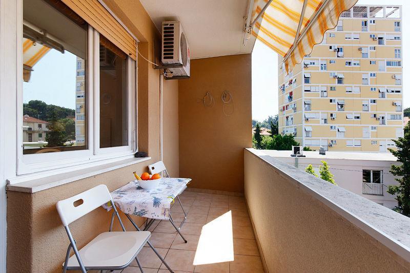 Nina, Apartment In City Centre Сплит Номер фото